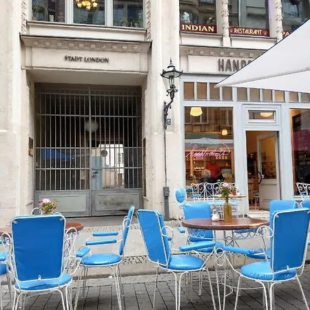 Flex Living - Nikolai Apartman