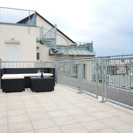 Flex Living - Nikolai Leipzig