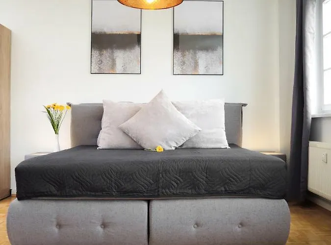 Flex Living - Nikolai Leipzig